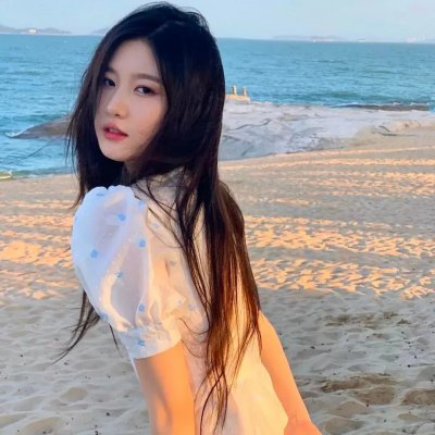 桃花含露又春风